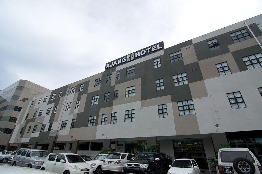 Ajang Hotel Miri Exterior foto