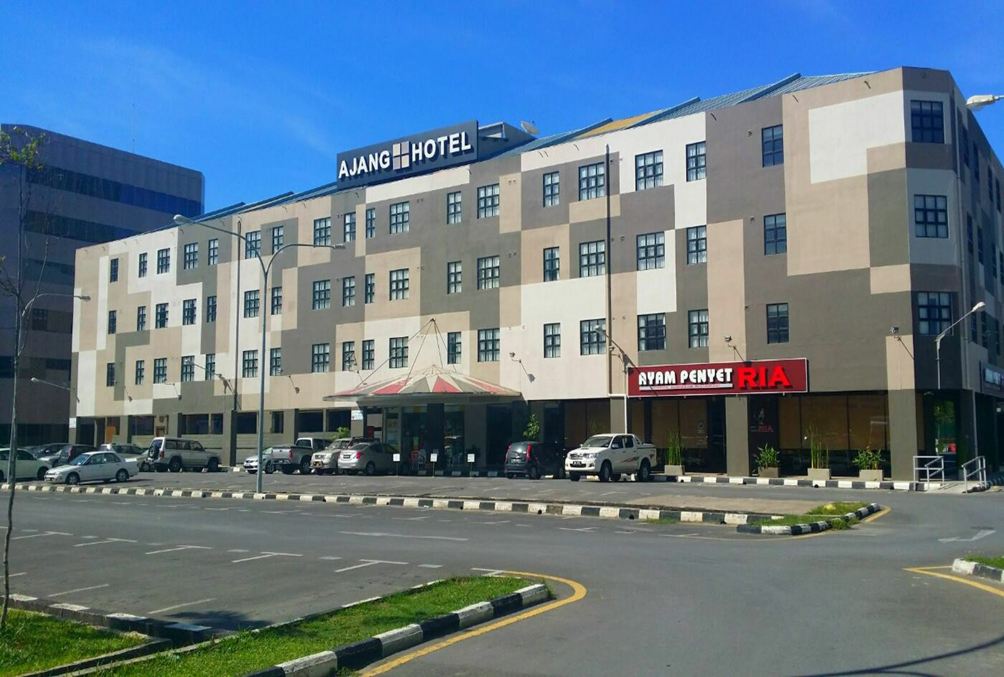 Ajang Hotel Miri Exterior foto